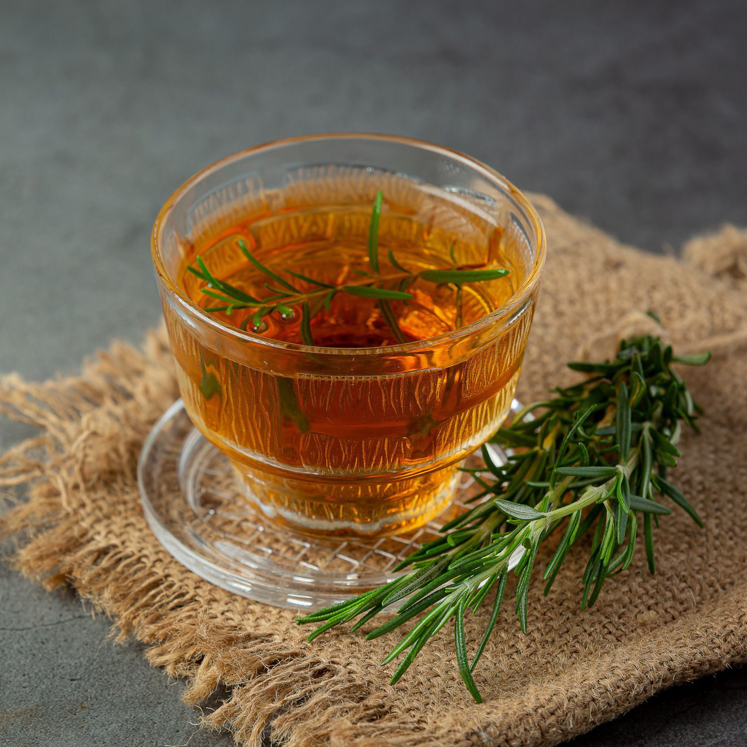 Lou Bèu - Ingrédients 100% naturels - Les infusions de plantes - Image Freepik (www.freepik.com)